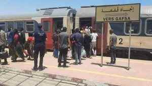 قفصة: افارقة من جنوب الصحراء يهشمون حافلة قادمة من ولاية صفاقس