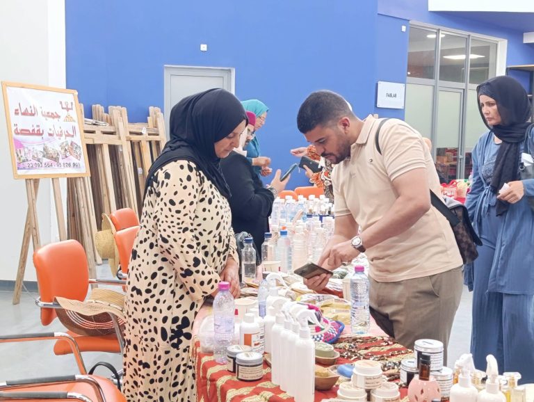 النفاذ إلى المعلومة في قطاع الصناعات التقليدية: حقٌّ متاح أم مسار معقّد؟