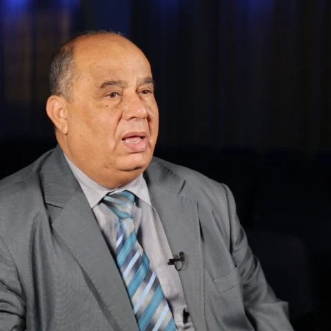 L'écrivain Ahmed Amer pendant l'enregistrement de son témoignage