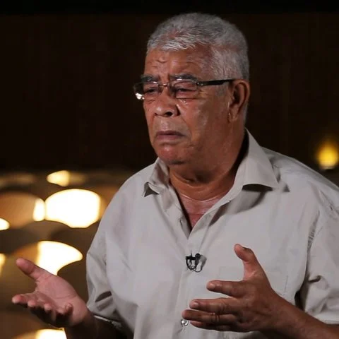 Le poète Mohamed Ammar Chaabnia pendant l'enregistrement de son témoignage